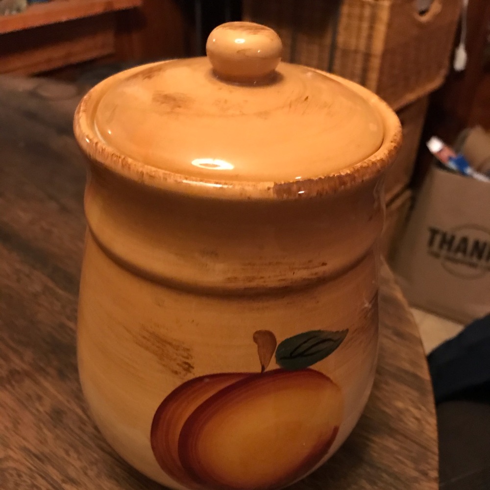 Peach canister